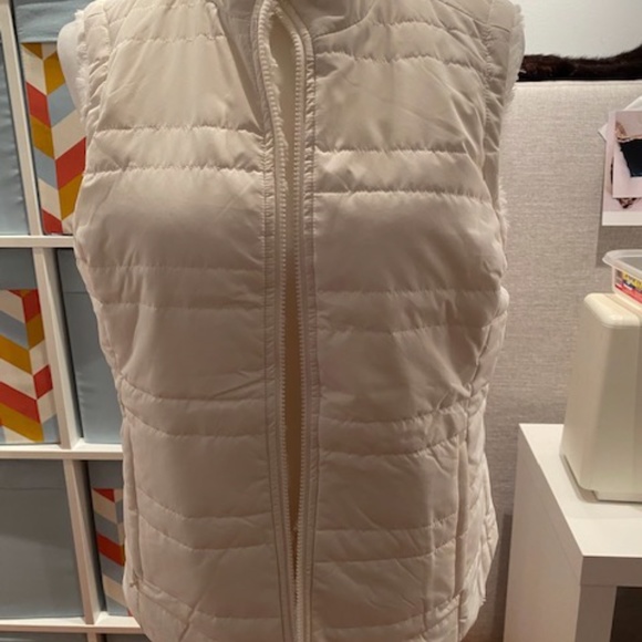 Reversible Faux Fur Vest - Picture 2 of 3